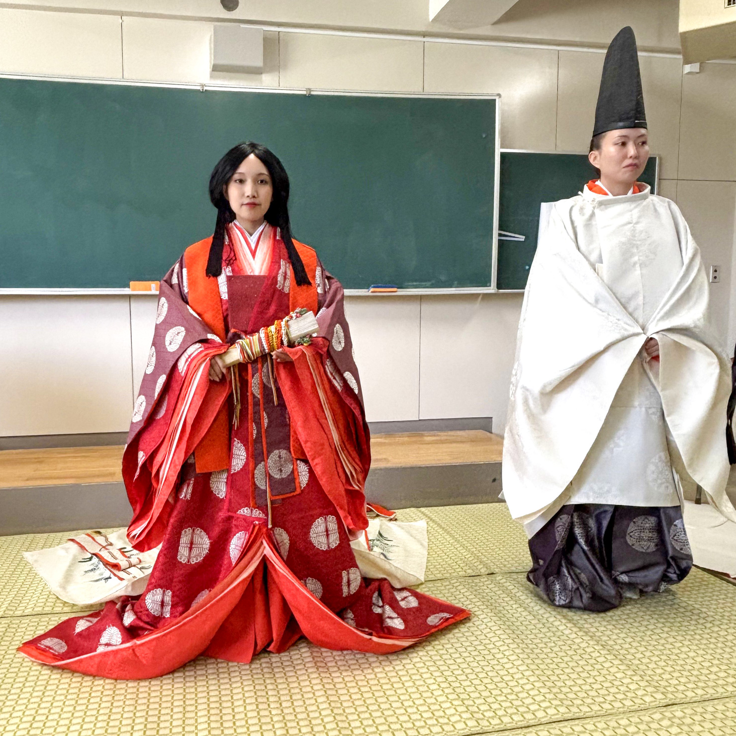 愛知サマーセミナー2025『十二単の着付けを見て学ぶ源氏物語の世界』開催！