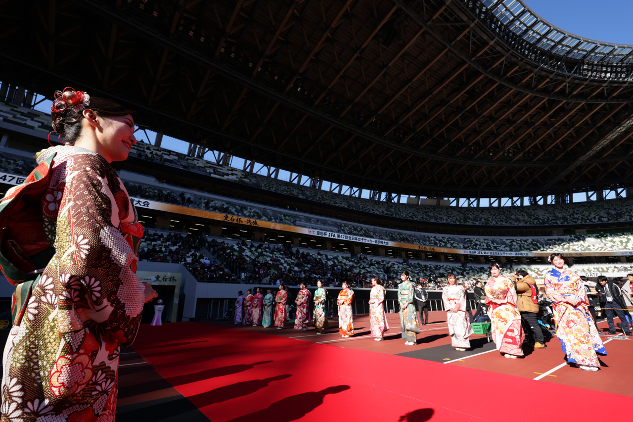 皇后杯 JFA 第47回全日本女子サッカー選手権大会決勝 振袖でおもてなし協力！