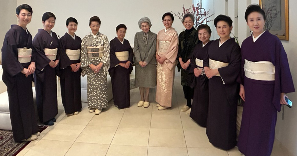 「着物」が世界平和の架け橋に。なでしこ会にて「十二単・束帯着装披露、華の舞・着物体験」！