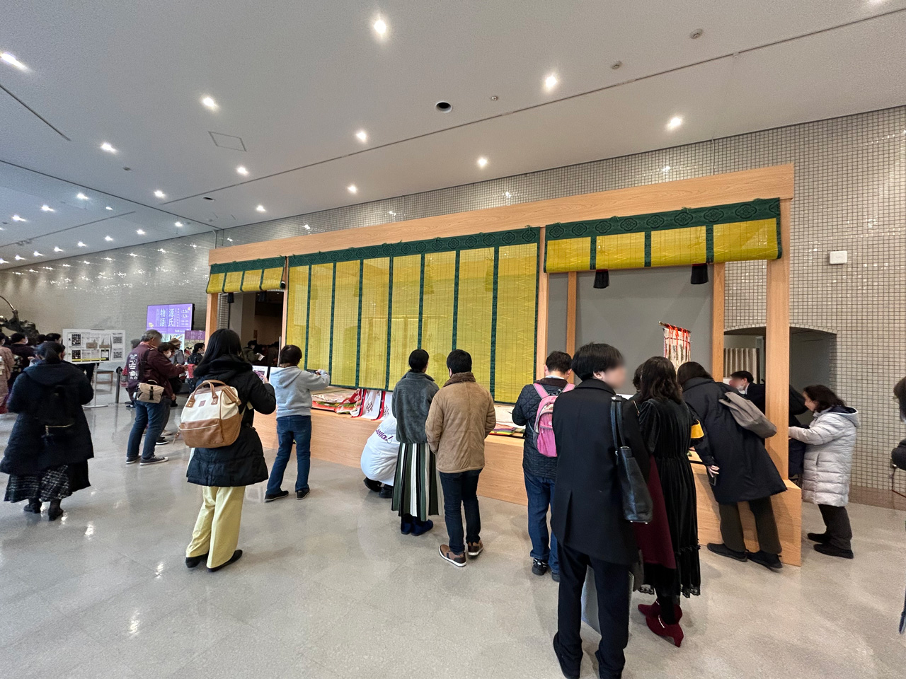 東京富士美術館 開館40周年記念「源氏物語　THE TALE OF GENJI」展　復元装束による「打出」の再現展示に協力