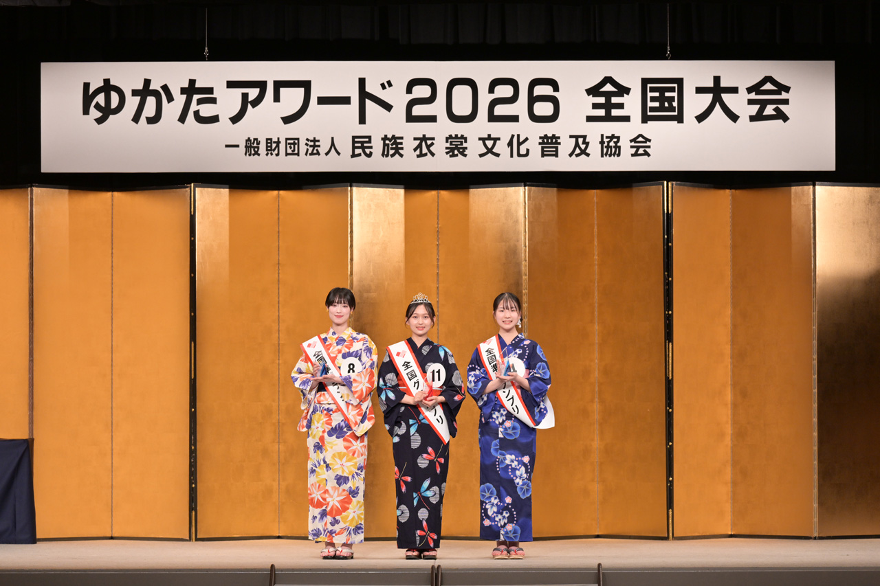 左より沼田さん、吉田さん、髙嶋さん